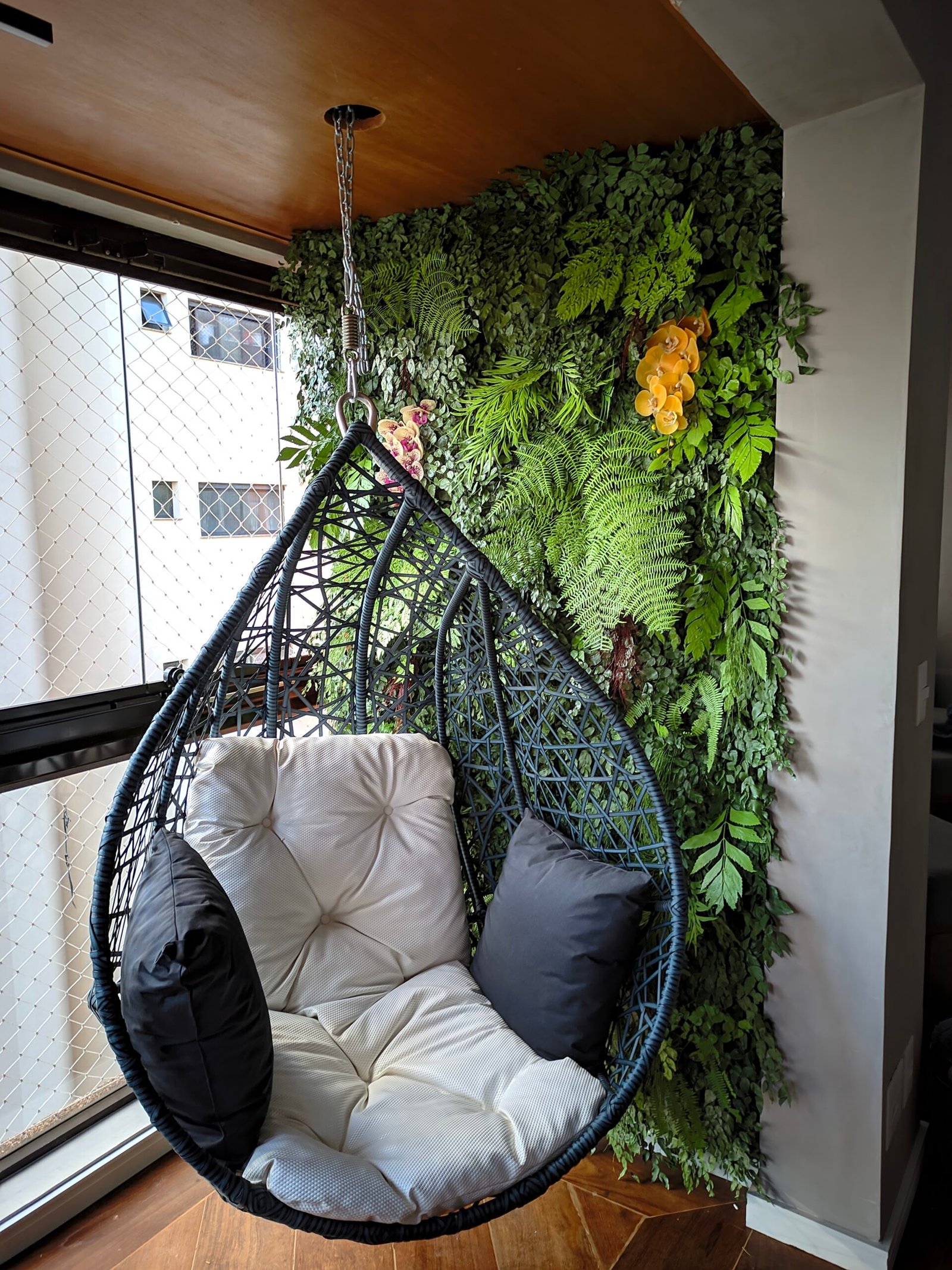 Jardim vertical em ambiente residencial